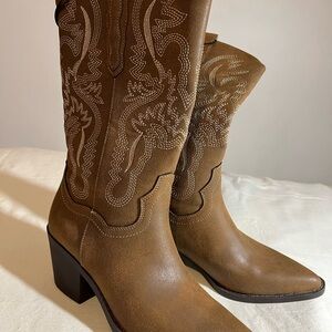 Me too Brown Western-Style Women's Boots